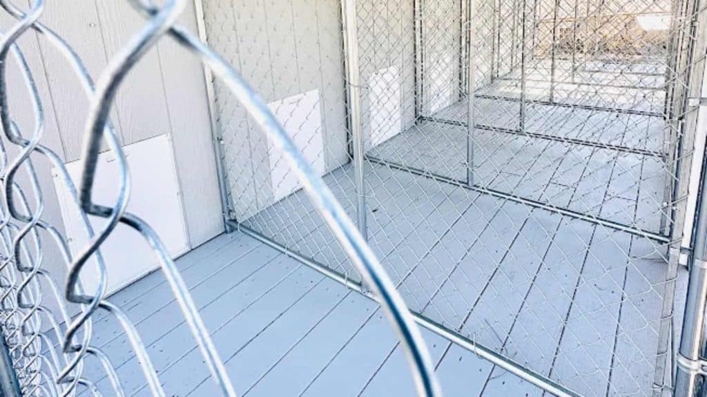 Florida outdoor dog kennels for sale in Cinco Bayou - spacious, durable, and perfect for sunny days.